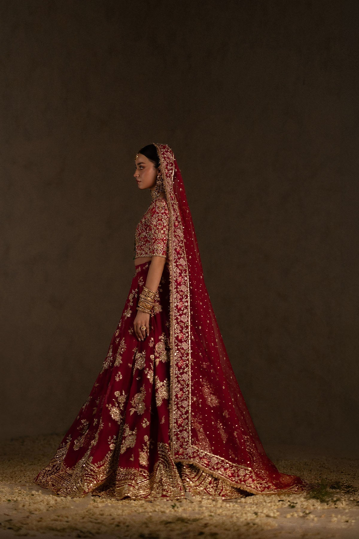 Zuria Dor - Nour Neue Ayla's Atelier